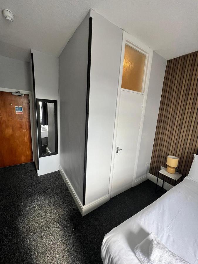 Oyo Marine Parade Hotel, Eastbourne Pier Екстериор снимка